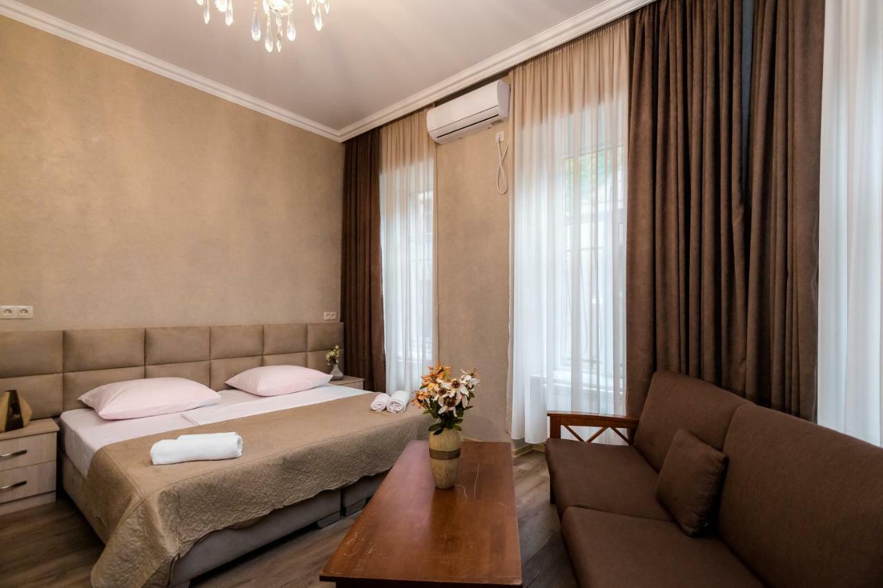 Star Hotel Tbilisi Ngoại thất bức ảnh